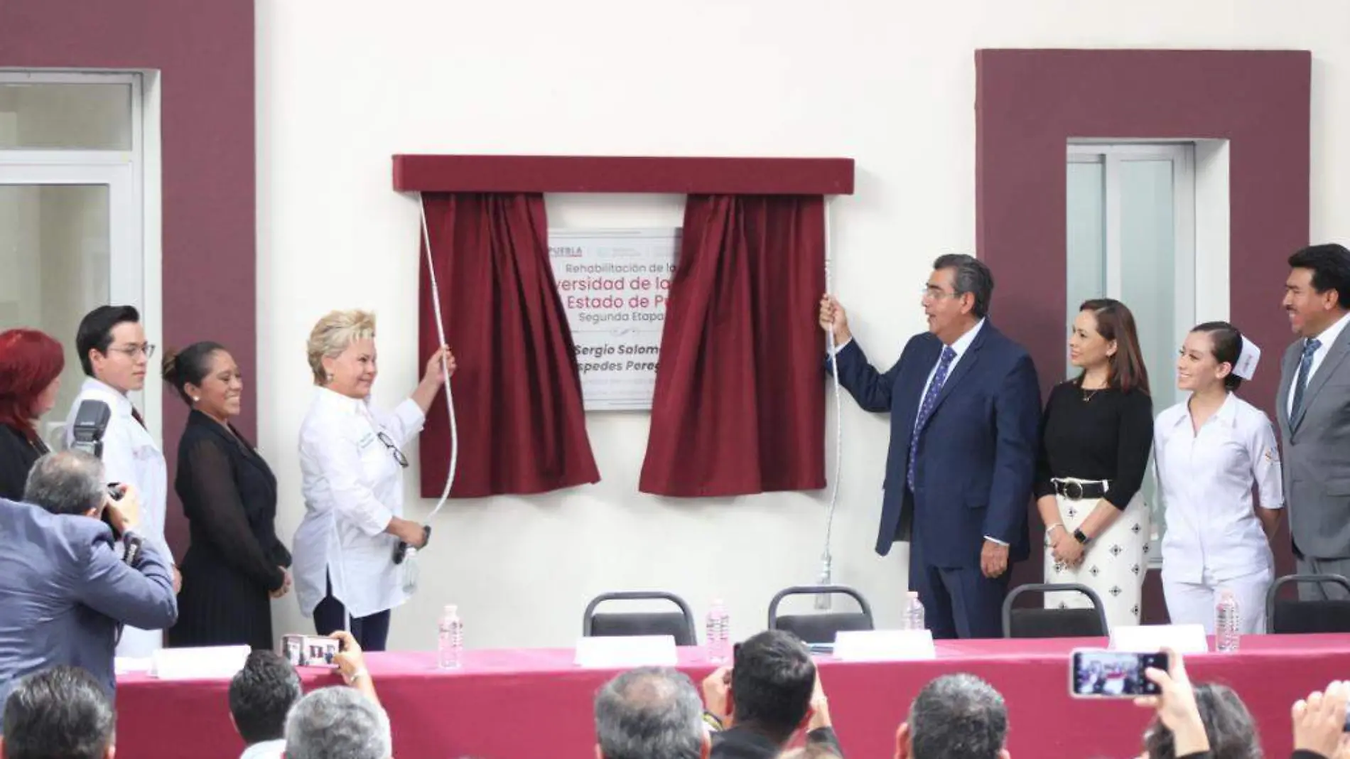 inauguran universidad de la salud en Puebla